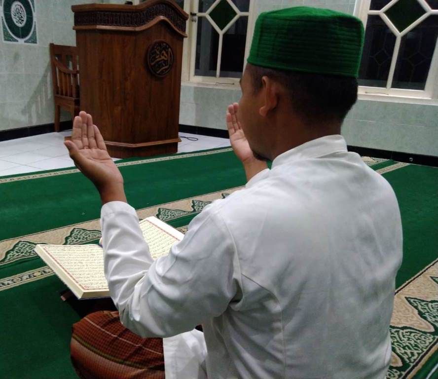  Doa dan Shalat Malam Minta Dilunaskan Hutang: Lengkap dengan Tulisan Arab dan  Terjemahan Bahasa Indonesia