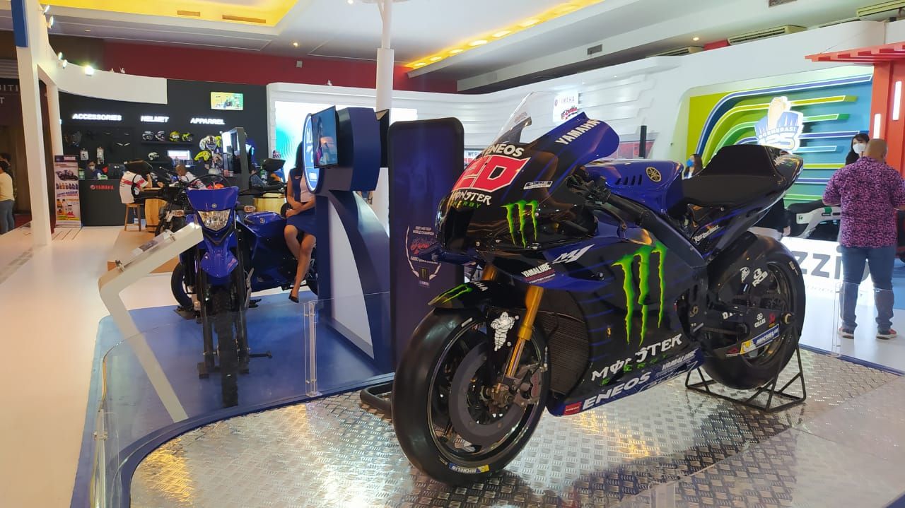 Yamaha memamerkan motor balap MotoGP M1 di ajang IIMS 2022.