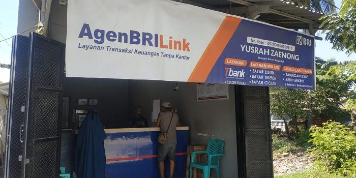 Agen BRILink merupakan keagenan berbasis sharing economy, inovasi PT Bank Rakyat Indonesia Tbk atau BRI, dari masyarakat untuk masyarakat.