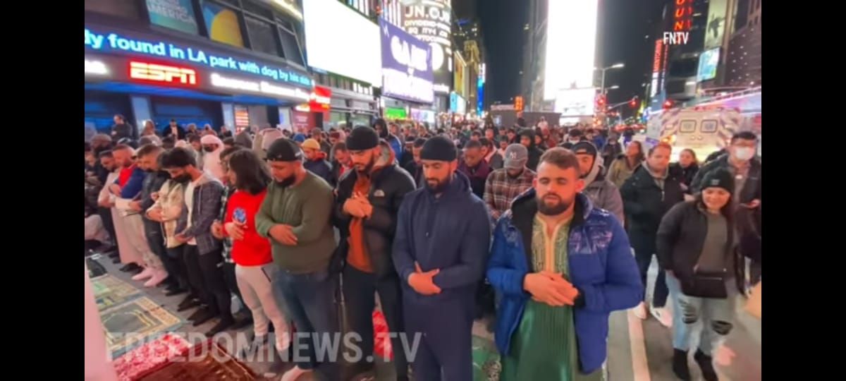 Viral Ramadhan 2022, Times Square New York Adakan Sholat Tarawih Berjamaah