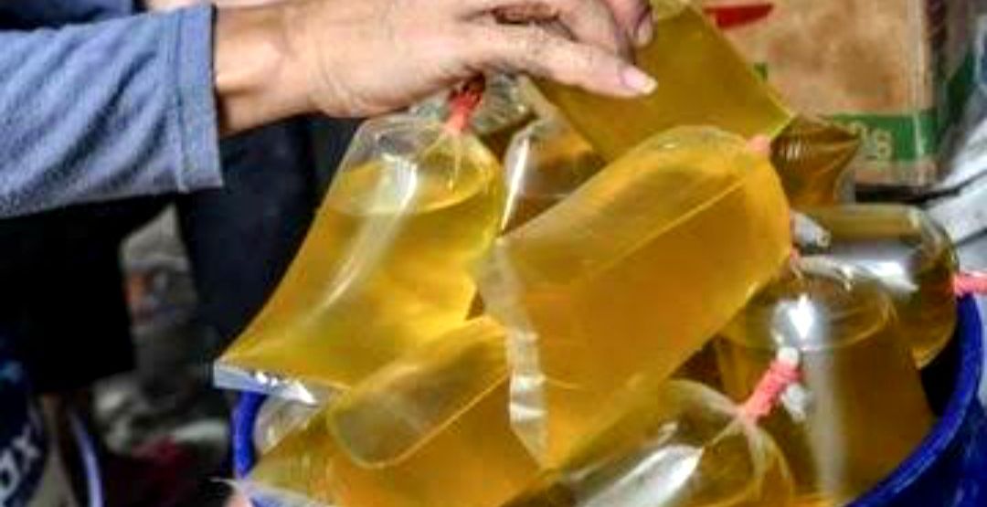 Ganjar Pranowo melakukan inspeksi dan mendapati jumlah minyak goreng tidak sesuai dengan data. 