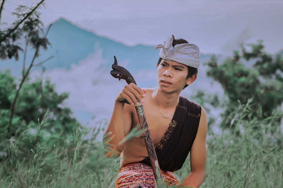Lirik Lagu Tebilin Besidang Chord Gitar dan Lirik Lagu Lombok Tebilin Besidang – Mustamin, Lelaki Perantau yang Ditinggal Selingkuh - Warta Lombok