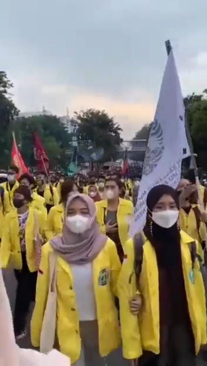 Wow! Demo Mahasiswa Di Depan Istana Bogor, 6 Isi Tuntutan Disampaikan ...