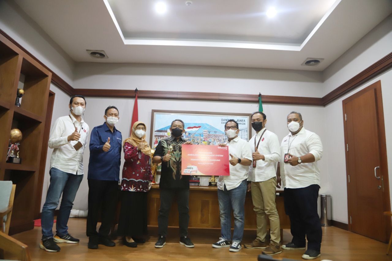 Penyerahan aplikasi AMS di Balai Kota Bandung, pada Jumat, 8 April 2022, Pelaksana Tugas (Plt) Wali Kota Bandung, Yana Mulyana menyampaikan apresiasi dan harapannya untuk kemajuan layanan faskes.