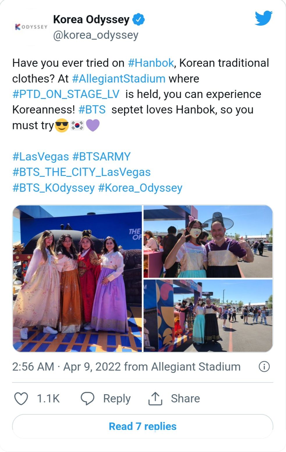 Pengunjung konser BTS Las Vegas mencoba hanbok di zona hanbok./Twitter/@korea_odyssey