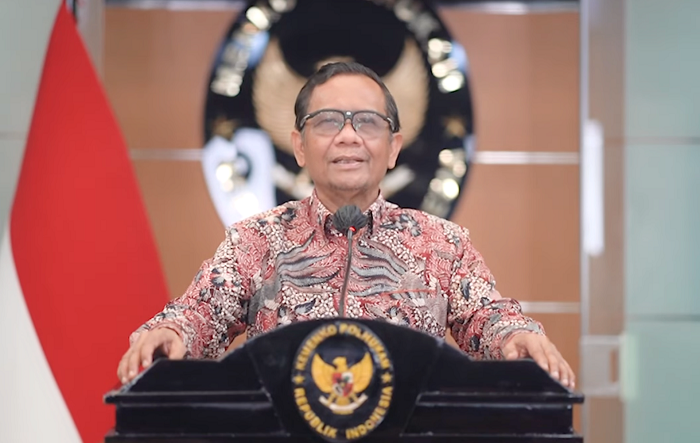 Pernyataan Menko Polhukam Mahfud MD disinyalir sebagai sinyal bahwa Jokowi dan para menterinya sudah tidak mampu menghadapi situasi saat ini