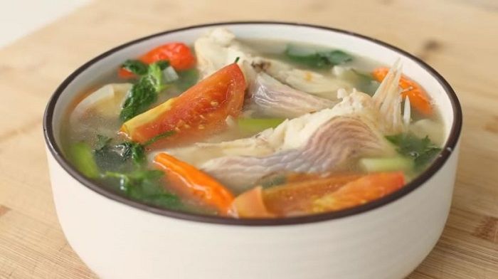 Simak resep sup ikan kemangi ala chef Devina Hermawan yang enak, gurih dan menyegarkan.