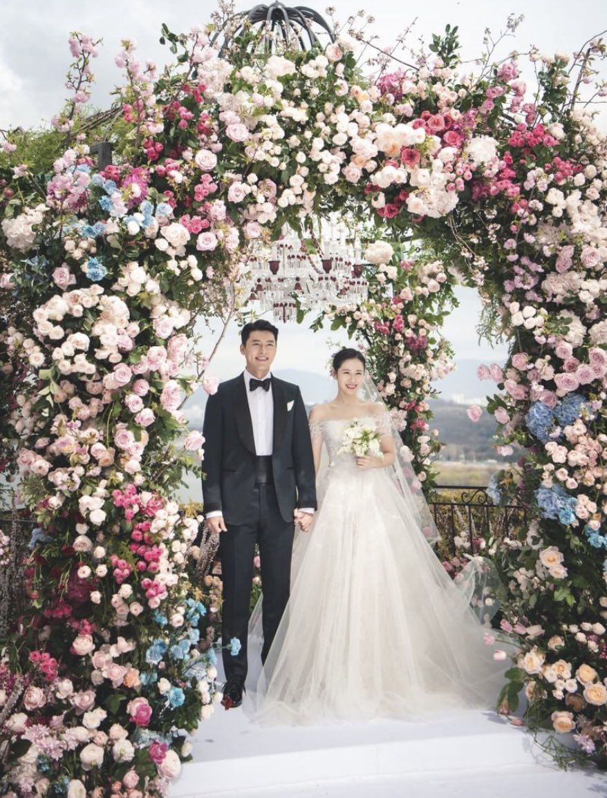 Foto pernikahan pasangan Hyun Bin dan Son Ye Jin 