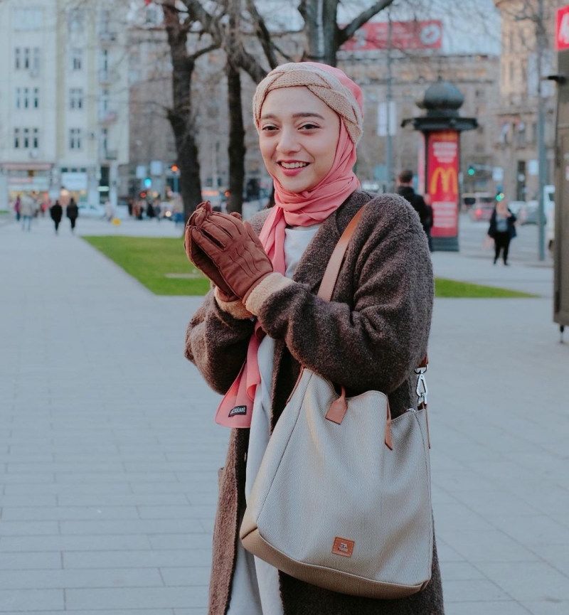 Chiki Fawzi Host Cantik Muslim Travelers NET TV, Curi Perhatian Eksplor Jejak Islam di Dunia 