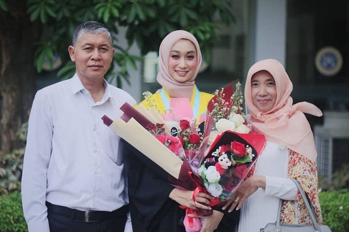 5 Potret Aprilia Indah Puspitasari Istri Rivan Nurmulki Pemain Timnas Voli Putra SEA Games 2022, Cantik!/Instagram @apriliaips