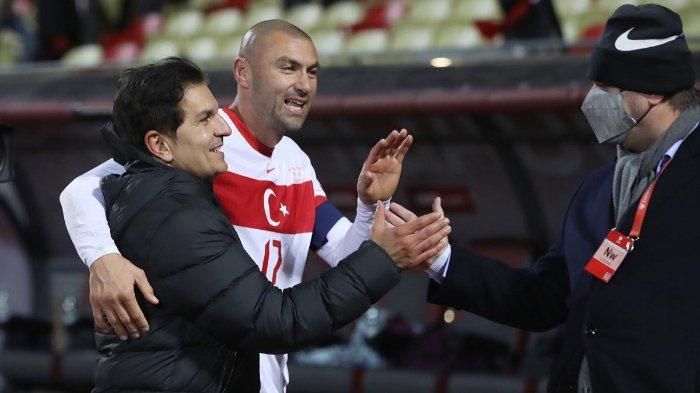 Kenan Kocak dan Kapten Turki Burak Yilmaz pada postingan Instagram @kenan_kocak_official. 