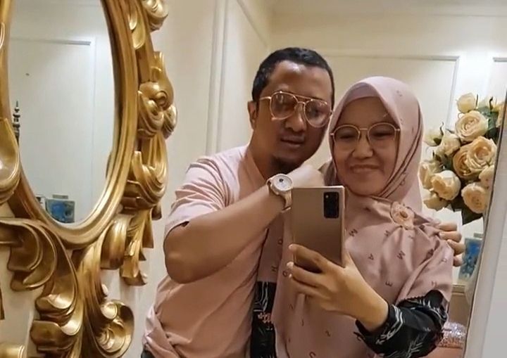 Profil Dan Biodata Siti Maemunah Istri Ustaz Yusuf Mansur Yang Viral