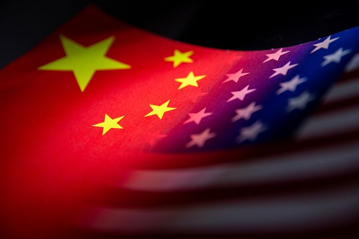 Ilustrasi bendera China dan Amerika Serikat.