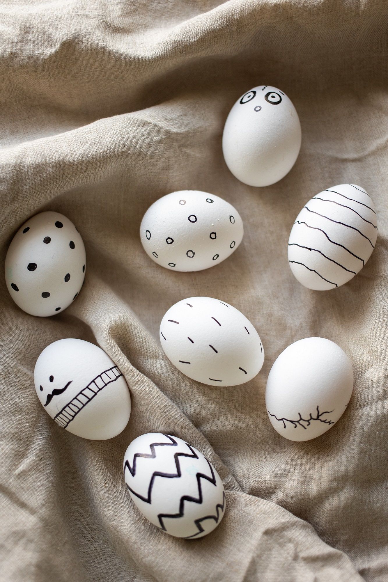 Telur Paskah monokrom