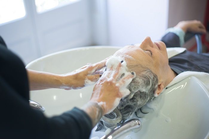 Cara Menjaga Rambut Tetap Sehat Lebat Dan Berkilau Salah Satunya Jangan Keramas Setiap Hari 6504