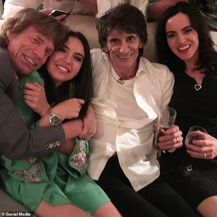 Legenda Hollywood Al Pacino Pacari Mantan Mick Jagger, Noor Alfalah yang 53 Tahun Lebih Muda//Foto socmed DailyMail