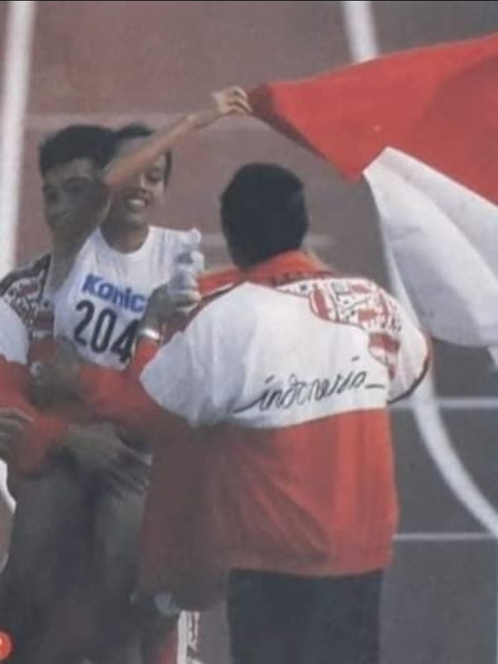 Suryati Marija ketika berhasil mempersembahkan Medali Emas Marathon Putri SEA Games 1993 di Singapura