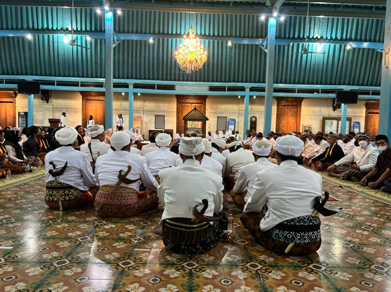 Tradisi Malam Selikuran Keraton Surakarta Hadiningrat di Masjid Agung