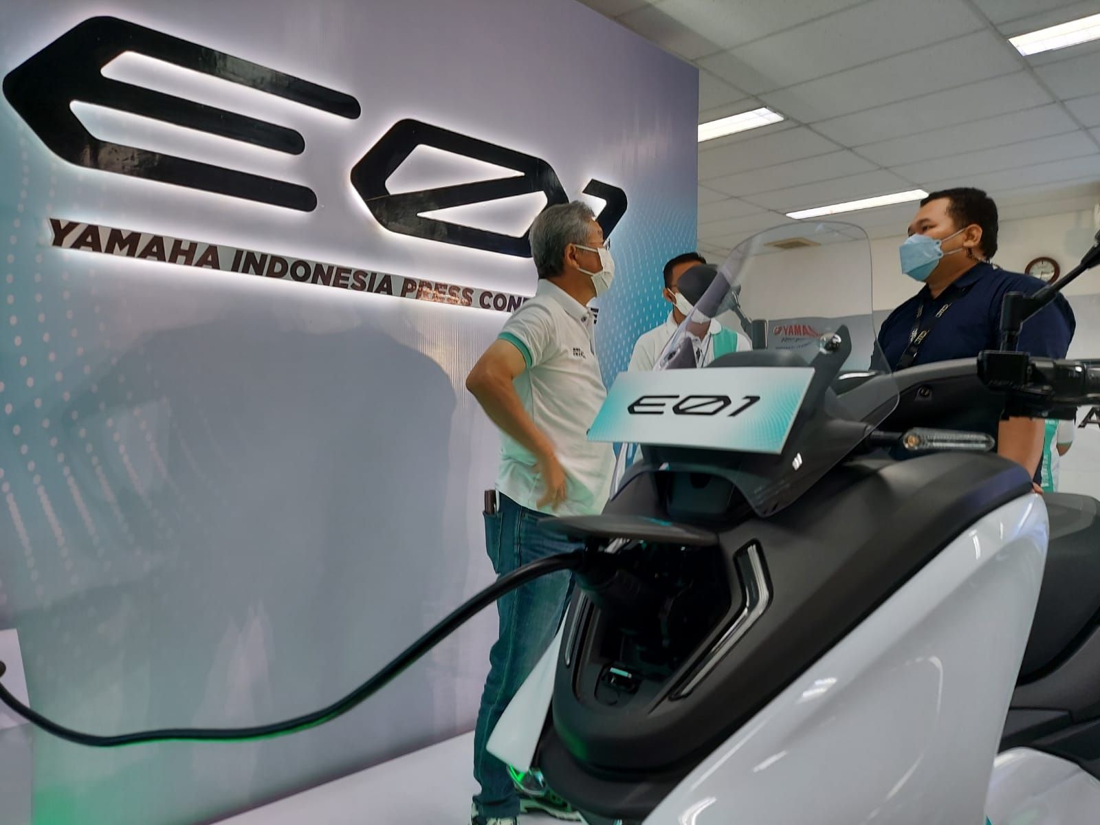 Yamaha memperkenalkan motor listrik E01 di Indonesia.