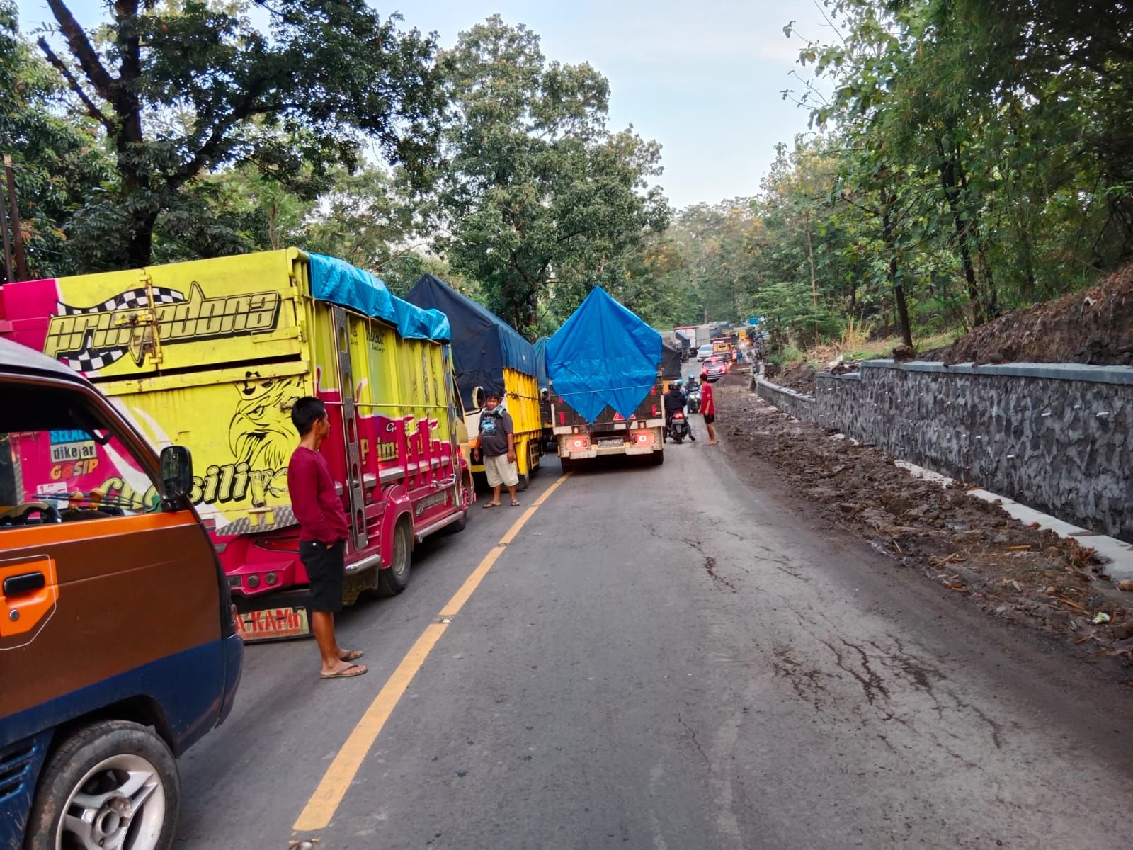 Kemacetan parah di dua arah jalur mudik Lebaran 2022, Bandung - Cirebon, Senin 25 April 2022