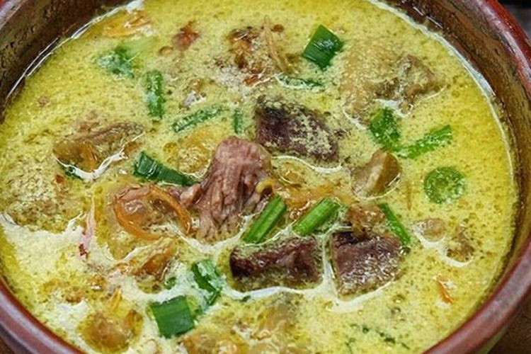 Empal gentong makanan khas kota Cirebon./pikiran-rakyat.com