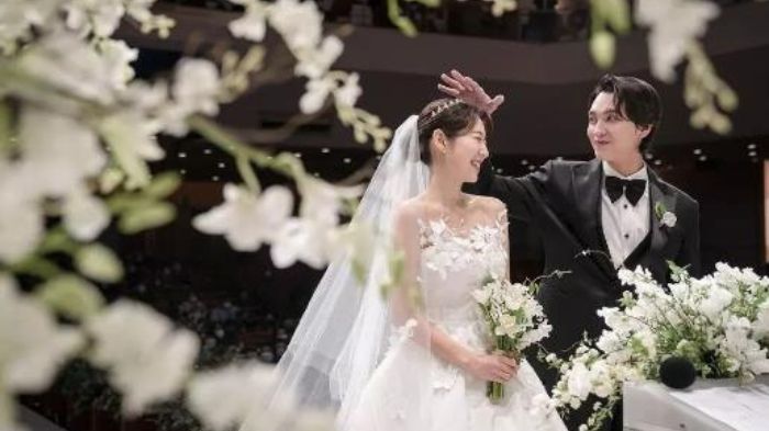 Foto pernikahan Park Shin Hye dan Choi Tae Joon.