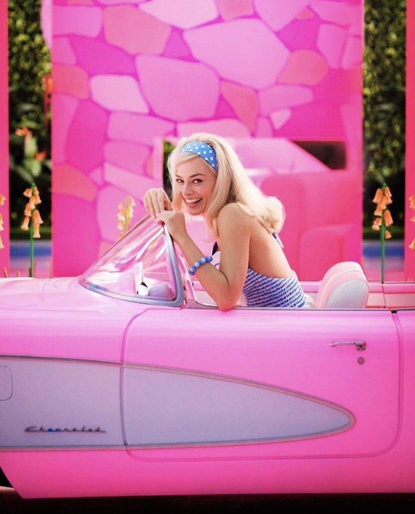 Poster film Barbie yang dibintangi Margot Robbie.