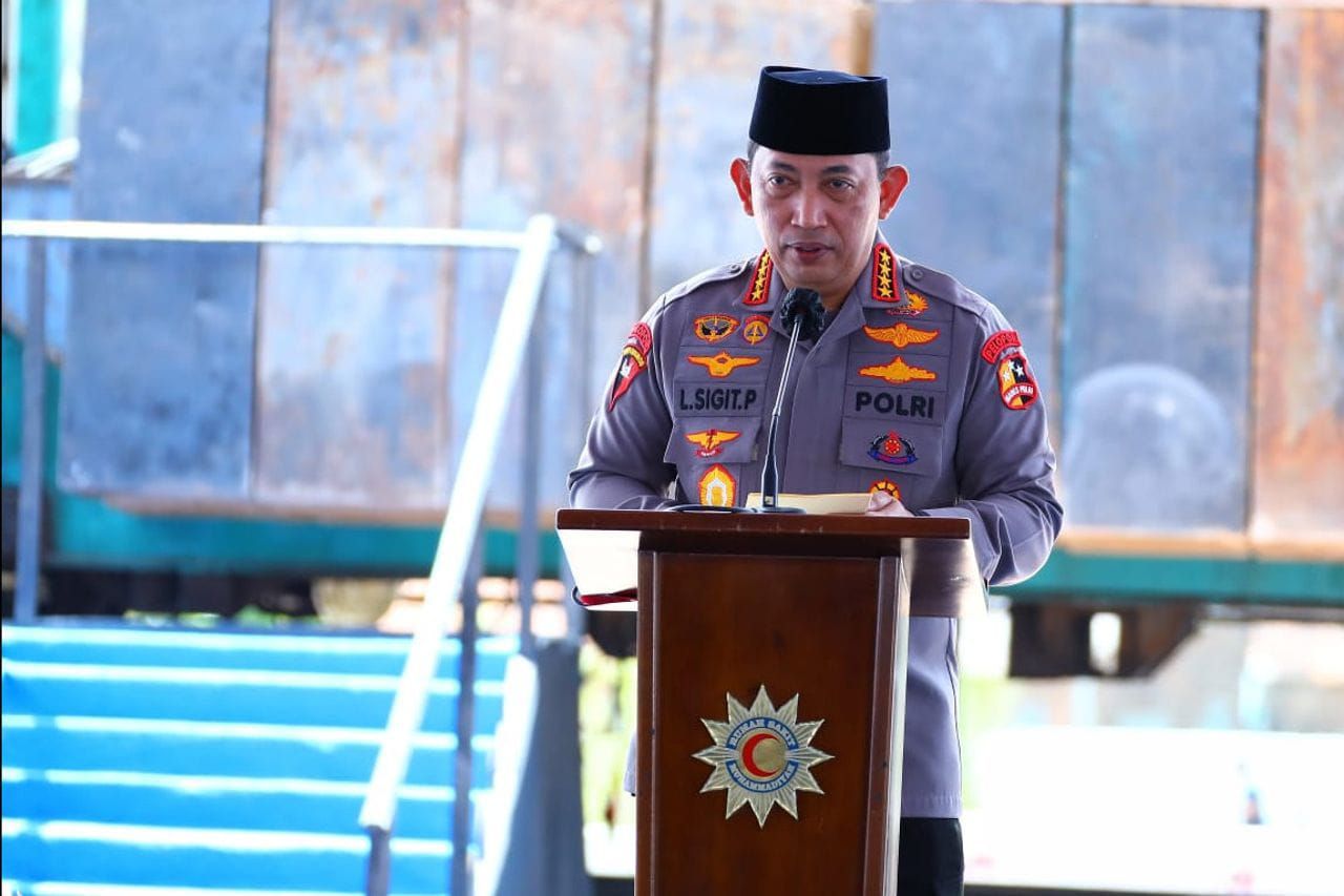 Kapolri Jenderal Polisi Listyo Sigit Prabowo jadi trending topik di Twitter.
