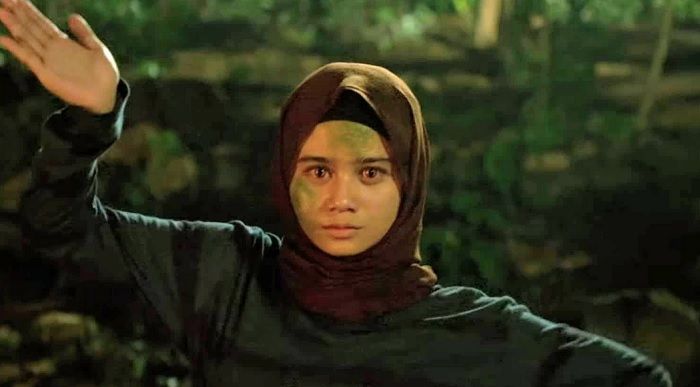 Tissa Biani Azzahra sebagai Nur dalam film KKN di Desa Penari (2022)