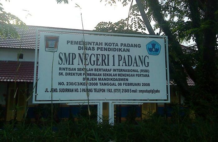 SMP Negeri 1 Padang, salah satu sekolah terbaik di Sumatera Barat.
