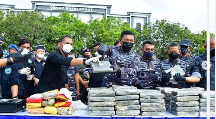 TNI AL berhasil menggagalkan penyelundupan kokain seberat 179 kg atau senilai Rp1,25 triliun di perairan Selat Sunda, Minggu, 8 Mei 2022.*