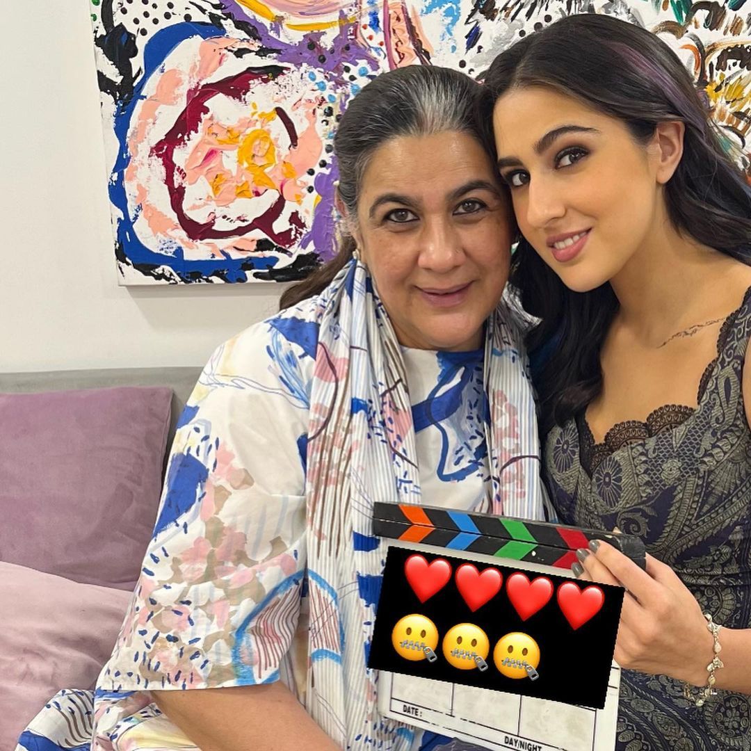 Sara Ali Khan bersama ibunya 