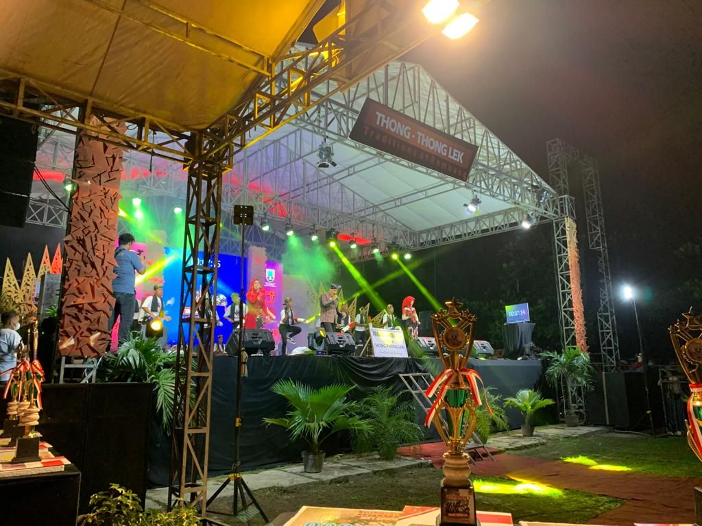 Festival tahunan Thong Thong Lek di kabupaten Rembang