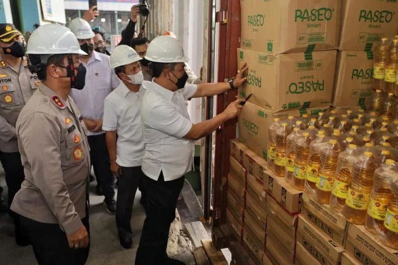 Polri gagalkan 8 kontainer minyak goreng siap ekspor ke Timor Leste  (Humas polri)