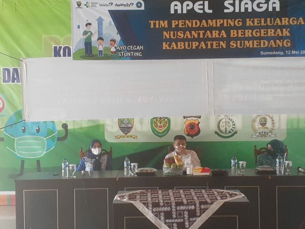 Wakil Bupati Sumedang Erwan Setiawan saat apel Siaga Tim Pendampingan Keluarga di Pendopo IPP Sumedang.