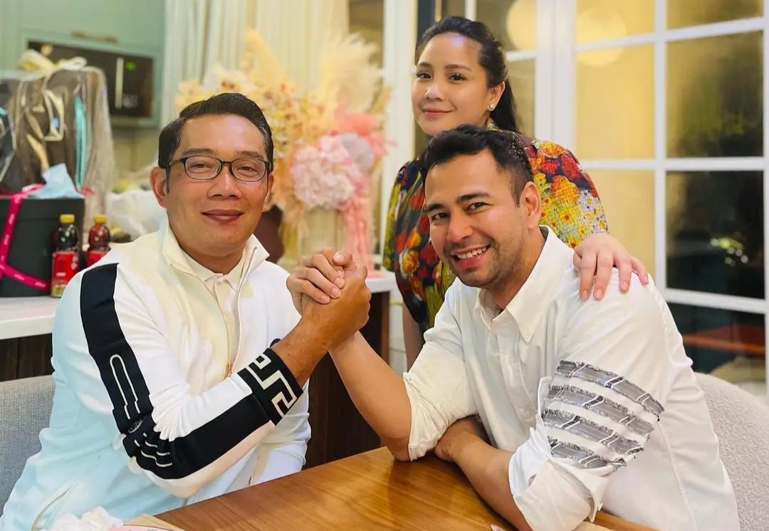 Raffi Ahmad Dan Nagita Slavina Unggah Foto Bareng Ridwan Kamil Ada Tulisan Media Kupang