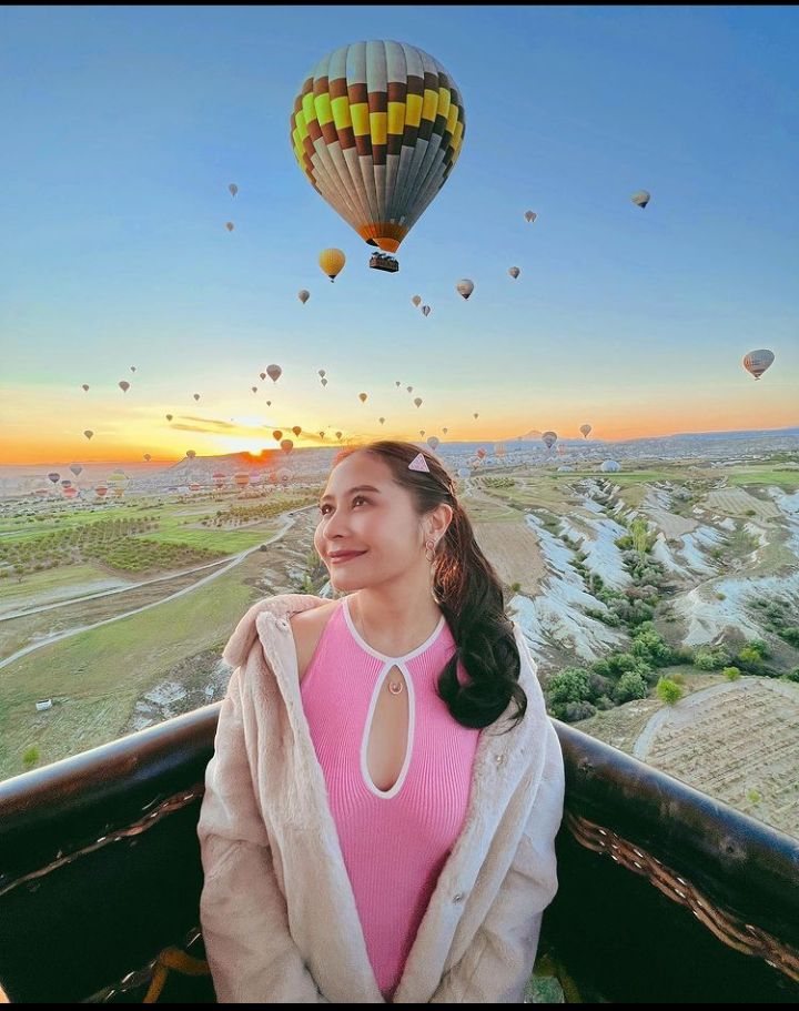Prilly Latuconsina Pamer Liburan Naik Balon Udara di Cappadocia, Warganet Malah Singgung Kinan Layangan Putus 