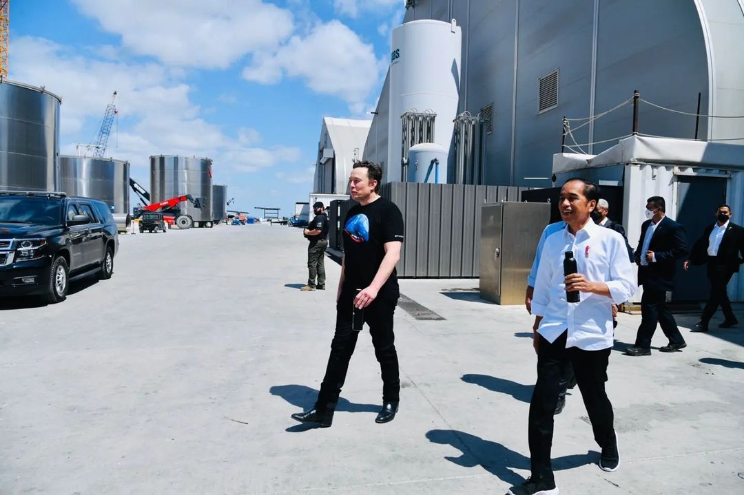Presiden tiba di Gedung Stargate Space X sekitar pukul 10.30 waktu setempat disambut langsung oleh Elon Musk./Foto: BPMI/