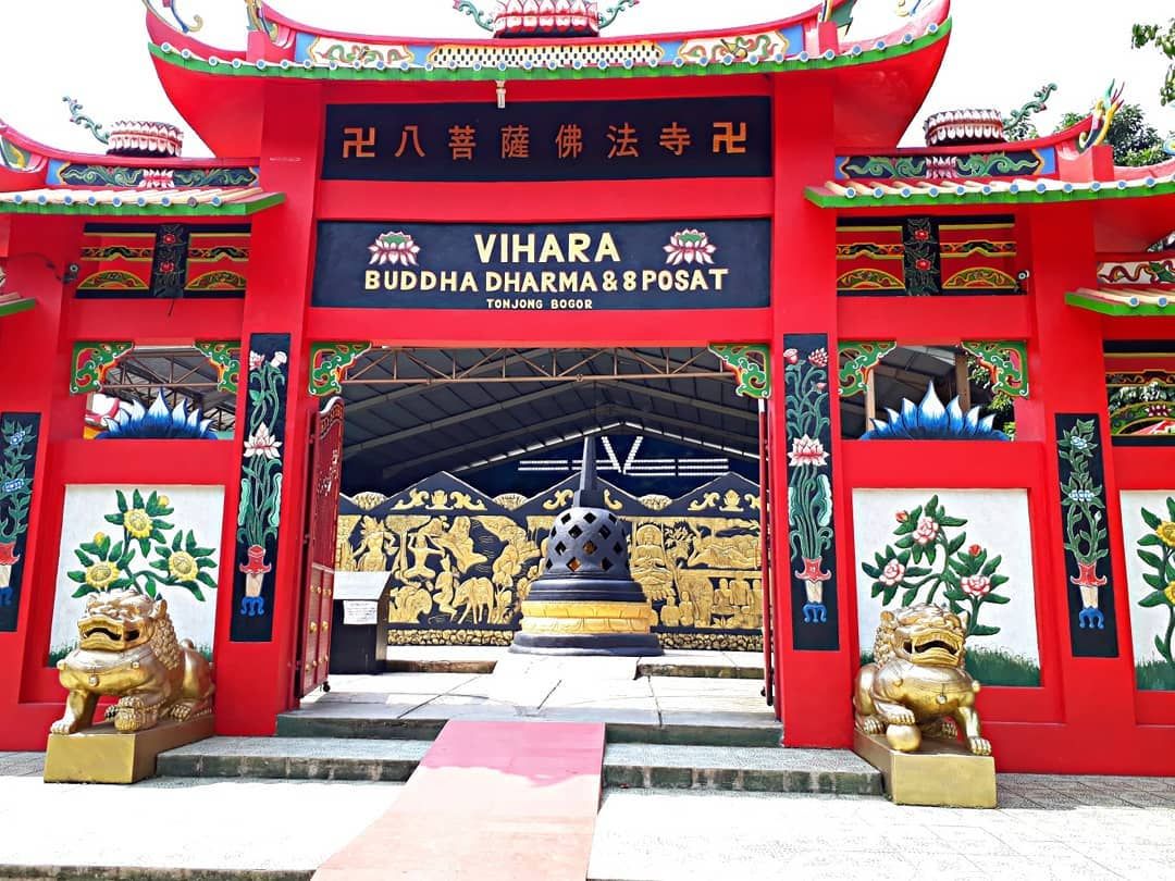Vihara Buddha Dharma & Pho Sat merupakan salah satu Wihara terbesar di Indonesia