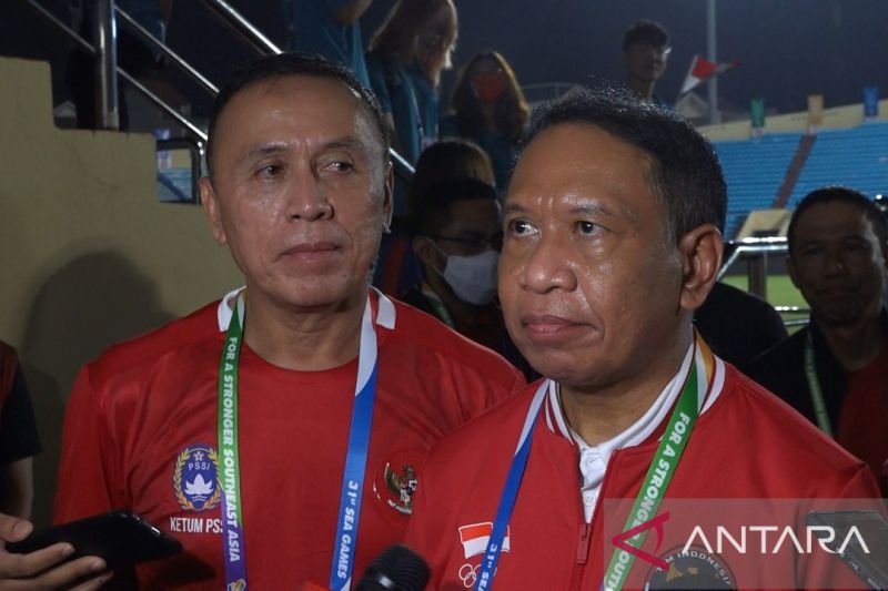 Ketua Umum PSSI Mochamad Iriawan (kiri), dan Menteri Pemuda dan Olahraga Zainudin Amali.