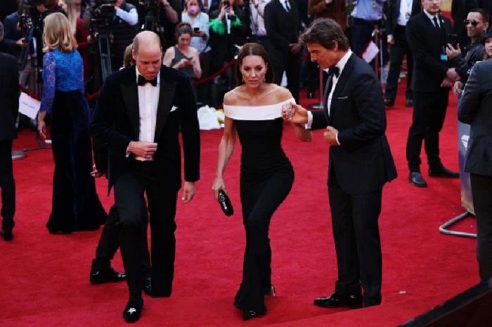 Duke dan Duchess of Cambridge dengan Tom Cruise di karpet merah.