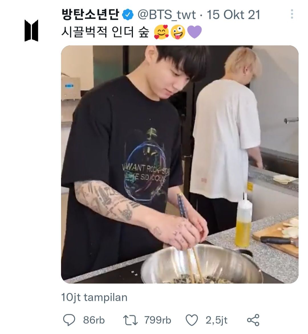 Jungkook BTS memasak dalan In the Soop 2021 lalu./Twitter/@BTS_twt