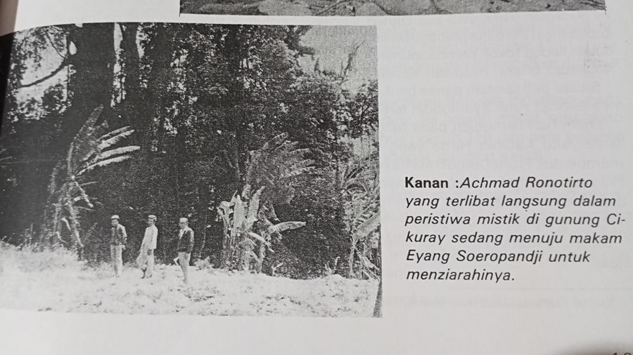 Sejumlah pensiunan TNI yang pernah mengalami kejadian horor di Gunung Cikuray, Garut ketika zaman perang tahun 1948, melakukan napak tilas pada tahun 1983.