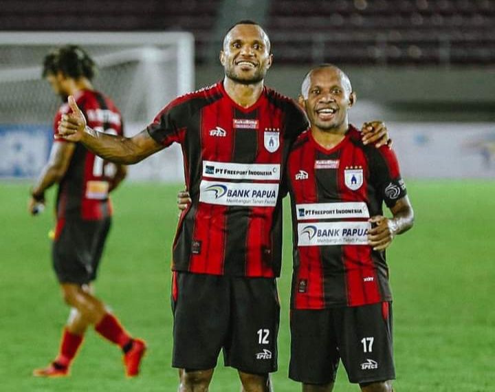 Duo mantan pemain tim Persipura di kompetisi Liga1 2022 yakni Nelson Alom dan Ferinando Pahabol