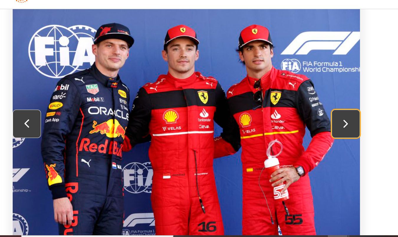 Grand Prix Spanyol  di Circuit de Barcelona  Catalunya, Barcelona, Spanyol pada 21 Mei 2022 Pembalap Ferrari Charles Leclerc merayakan setelah kualifikasi di posisi terdepan dengan tempat kedua Max Verstappen dari Red Bull dan tempat ketiga Pembalap Ferrari Carlos Sainz Jr. 