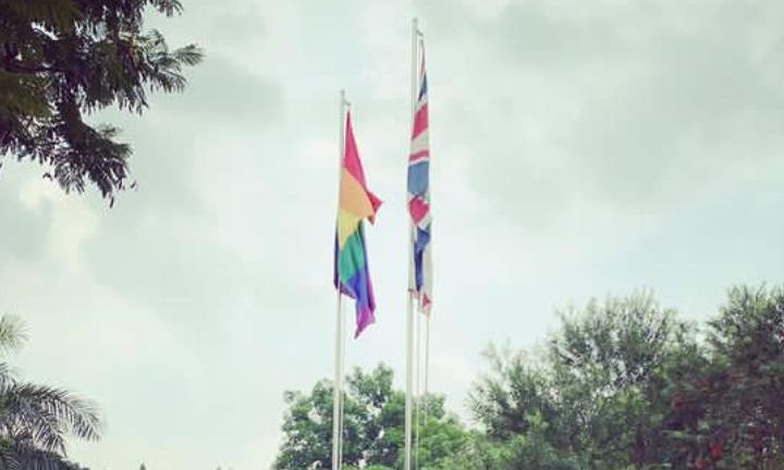 Pengibaran bendera LGBT di Kedubes Inggris yang diprotes Indonesia