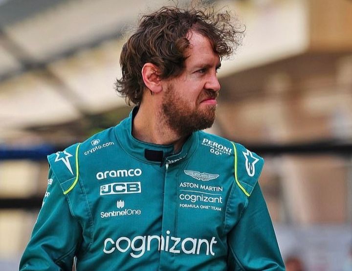 Sebastian Vettel kemalingan tas di Barcelona, Spanyol.