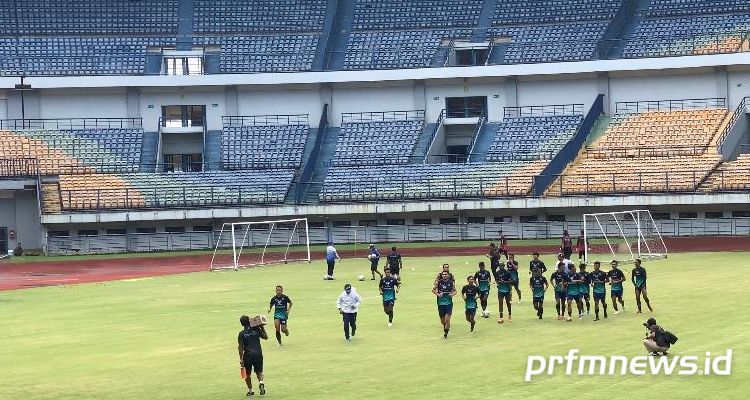Proses latihan Persib Bandung di GBLA hari ini Selasa, 24 Mei 2022.