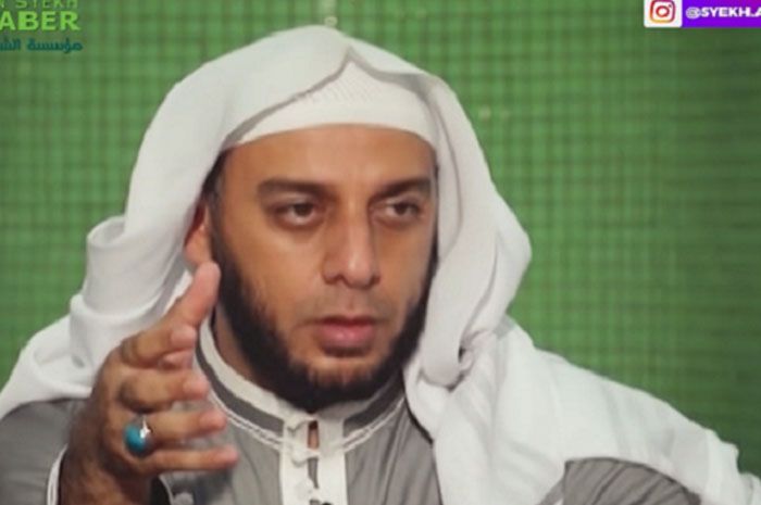 Syekh Ali Jaber ungkap rahasia kelimpahan rezeki, mendapatkan jodoh dan anak salih hanya dengan satu bacaan pendek dan mudah secara rutin.