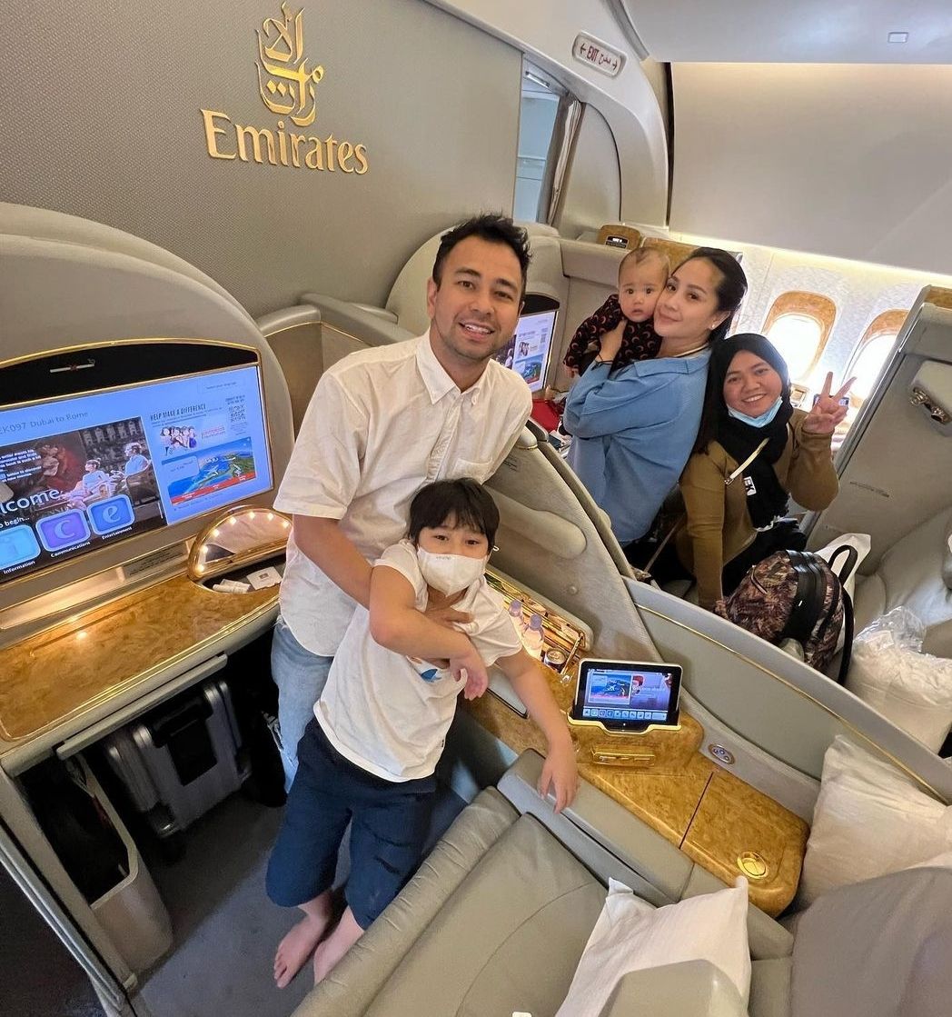 Raffi Ahmad dan keluarga terbang ke Italia